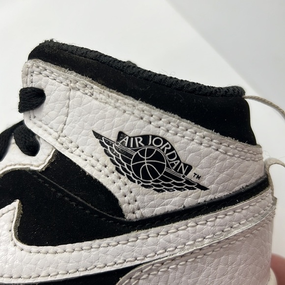 Youth 2018 Jordan 1 Mid PS Tuxedo 640734-113 - Picture 10 of 12